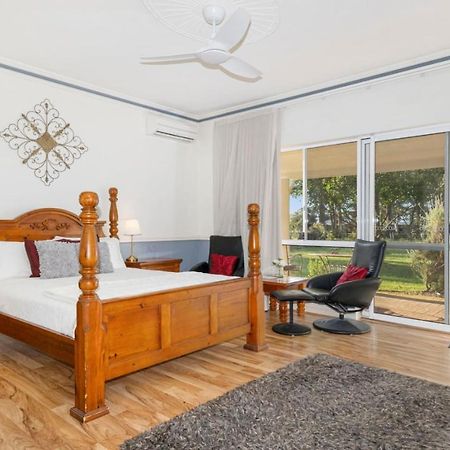 וונרופ Inn The Tuarts Guest Lodge מראה חיצוני תמונה