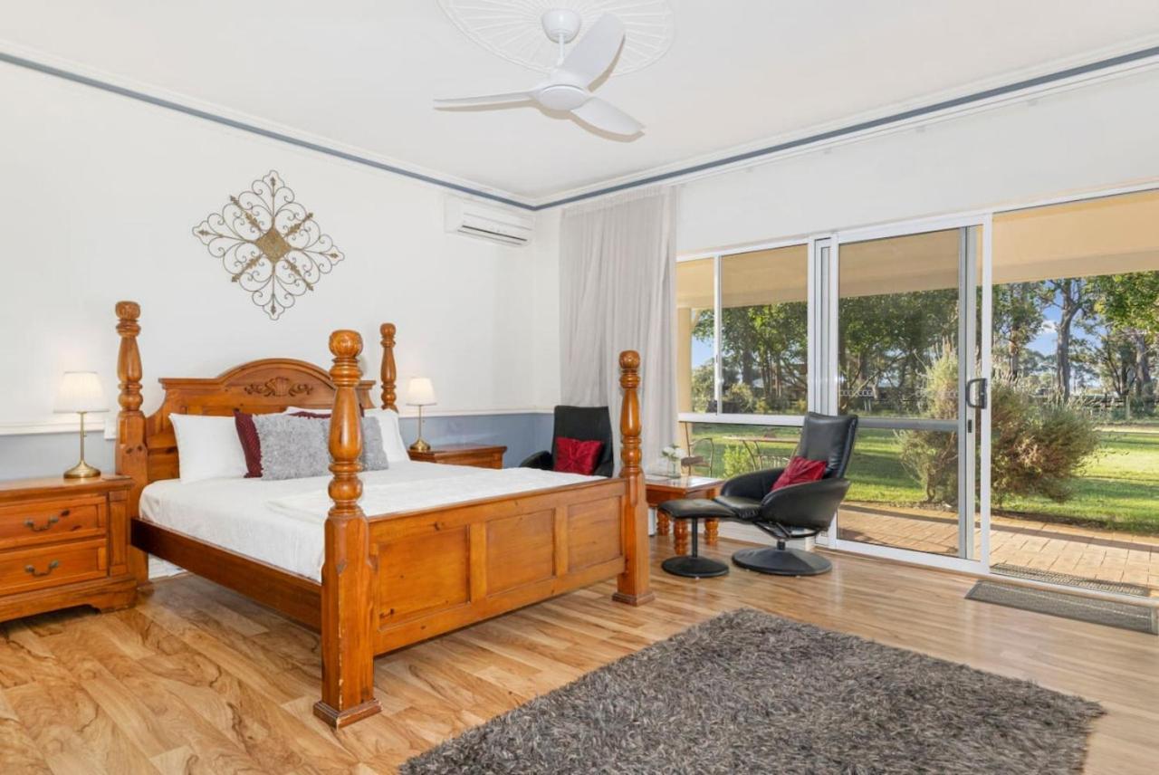 וונרופ Inn The Tuarts Guest Lodge מראה חיצוני תמונה
