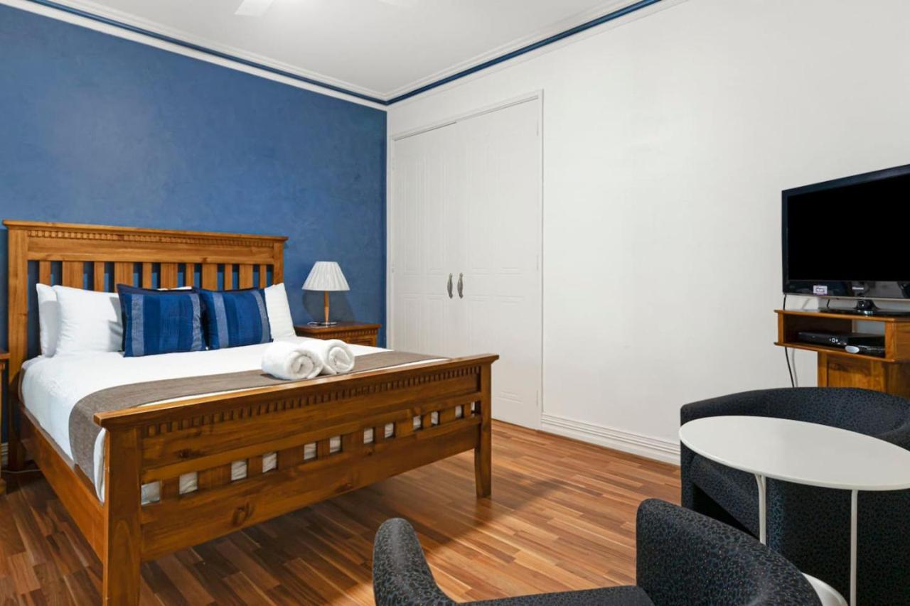 וונרופ Inn The Tuarts Guest Lodge מראה חיצוני תמונה