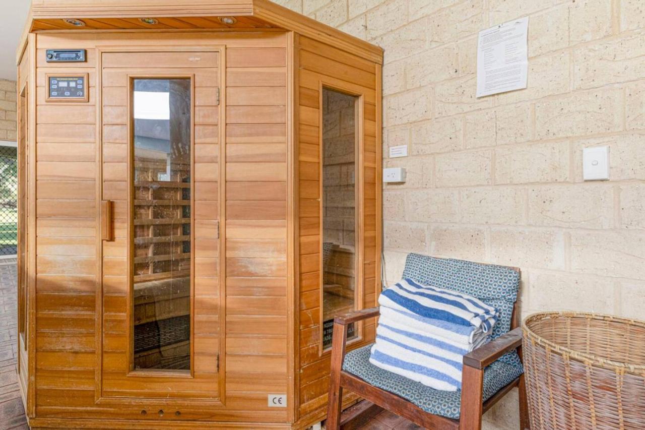 וונרופ Inn The Tuarts Guest Lodge מראה חיצוני תמונה