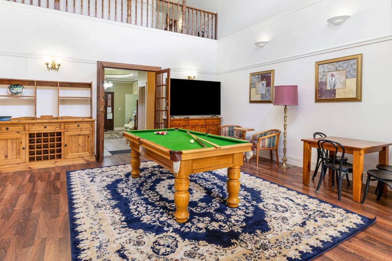 וונרופ Inn The Tuarts Guest Lodge מראה חיצוני תמונה