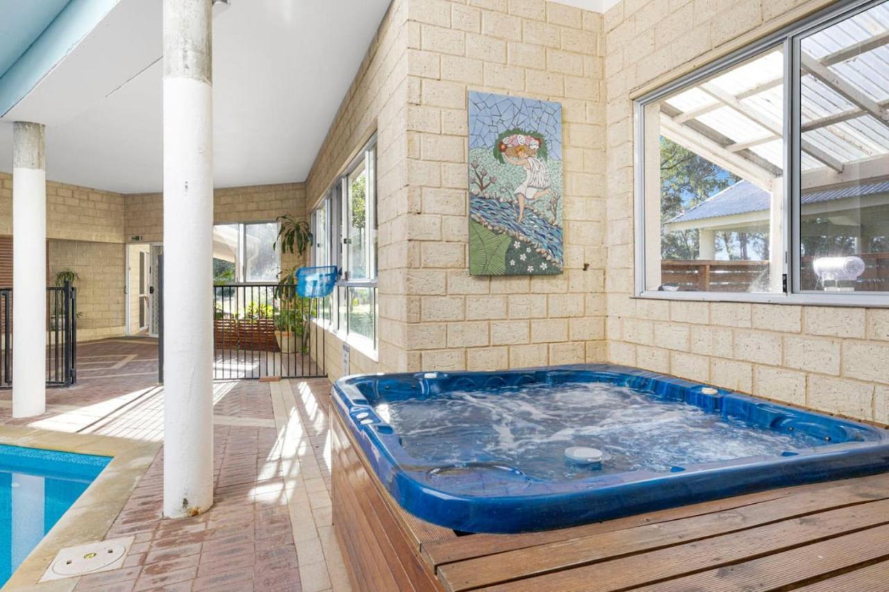 וונרופ Inn The Tuarts Guest Lodge מראה חיצוני תמונה