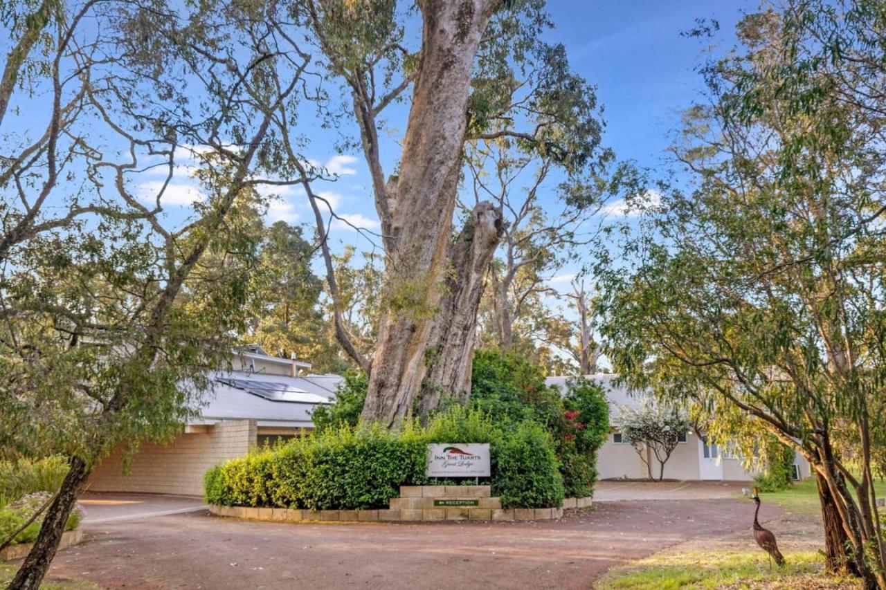 וונרופ Inn The Tuarts Guest Lodge מראה חיצוני תמונה